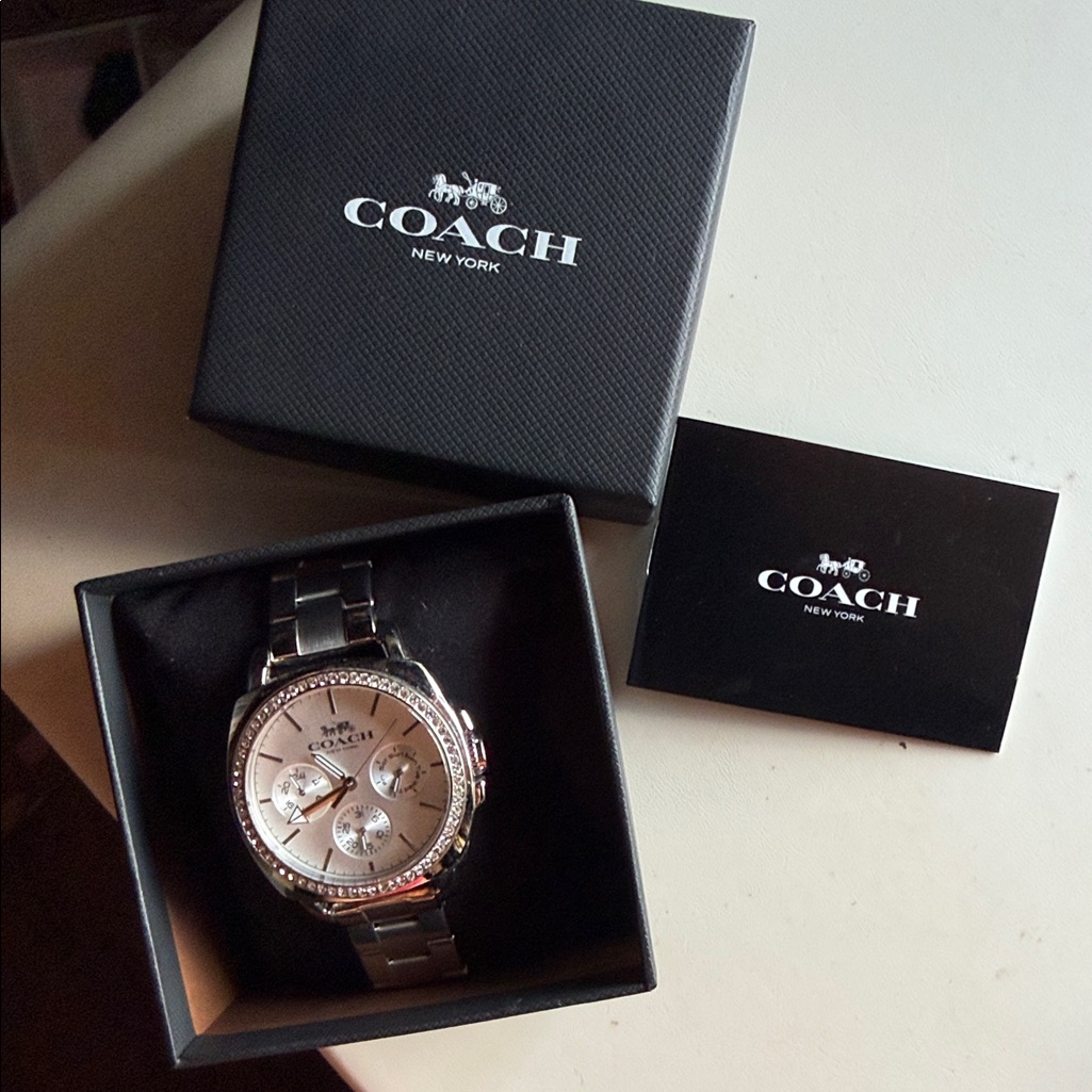 Coach Silver Dial Watch With Silver Metal Bracelet